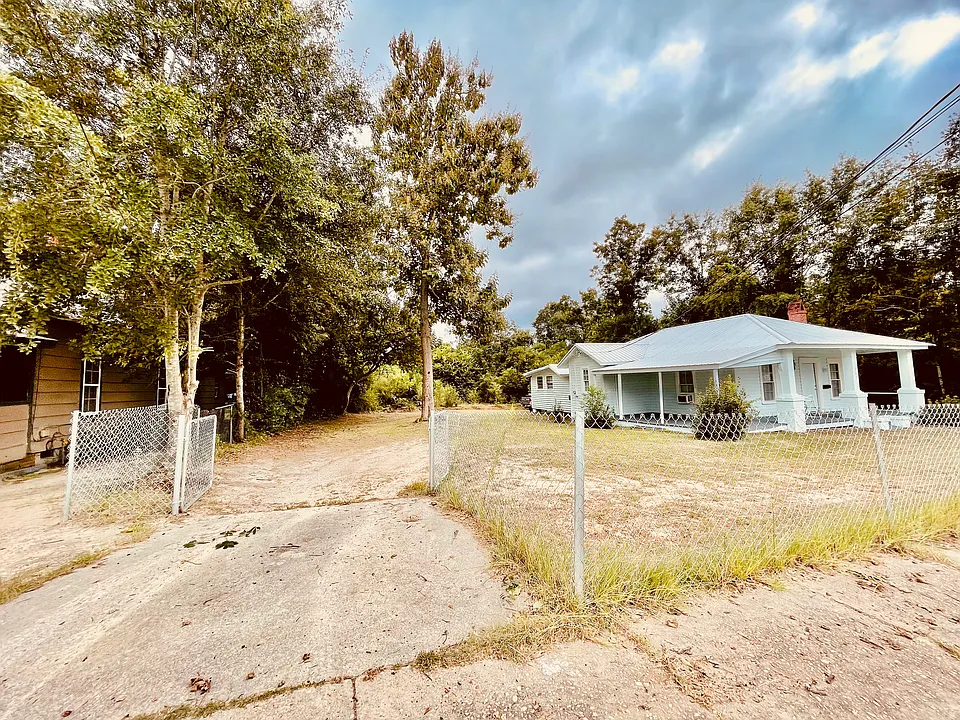 303 Lucky St