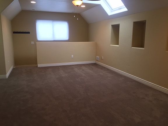 Bonus Room/Den
