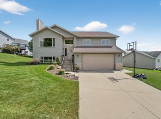 612 Trotter Dr, Mount Horeb, WI 53572
