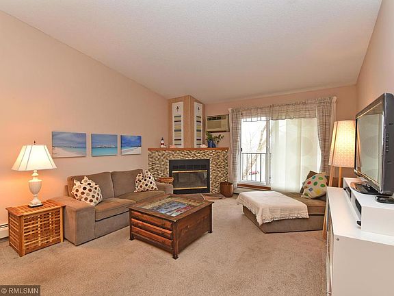 3rd image of 3440 Golfview Dr Unit 325