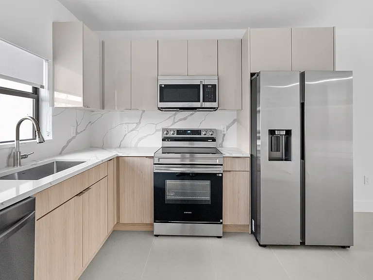 214 Singer St #1 — Photo 10
