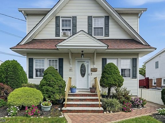 4th image of 112 Jefferson Pl
