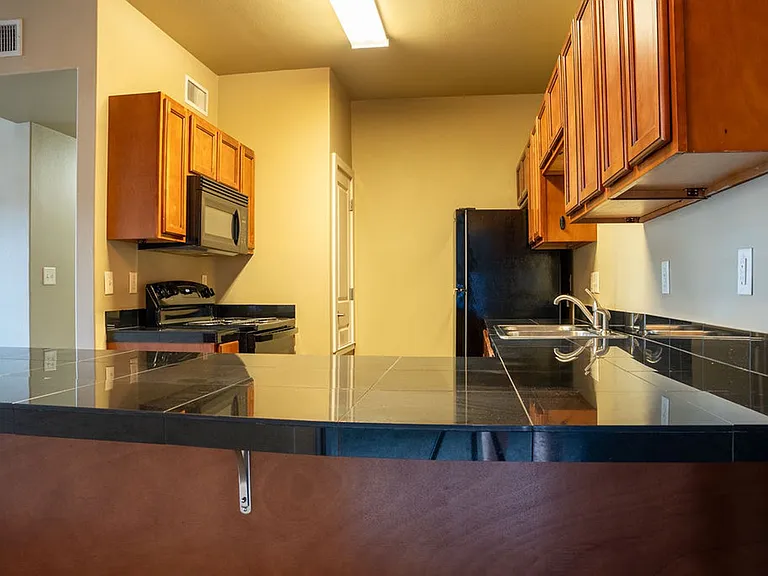 2400 MARKET PLAZA DRIVE — Photo 4