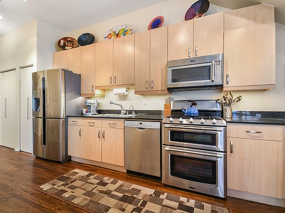 4th image of 324 N Jefferson St APT 108