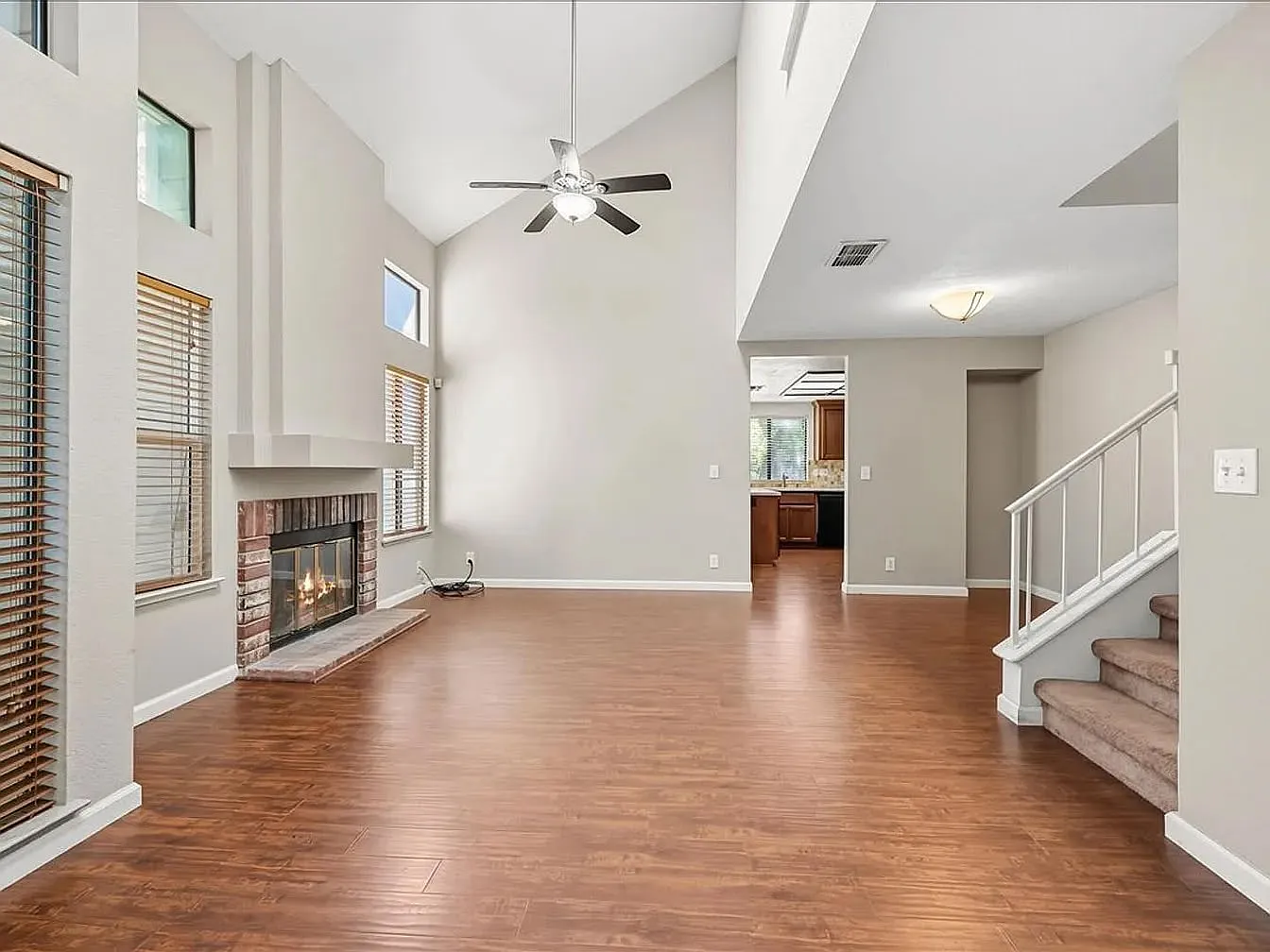 3 bed, 1328 sqft, $2,677 — Photo 2