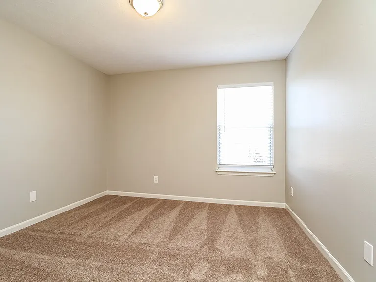2215 New Port Dr — Photo 14