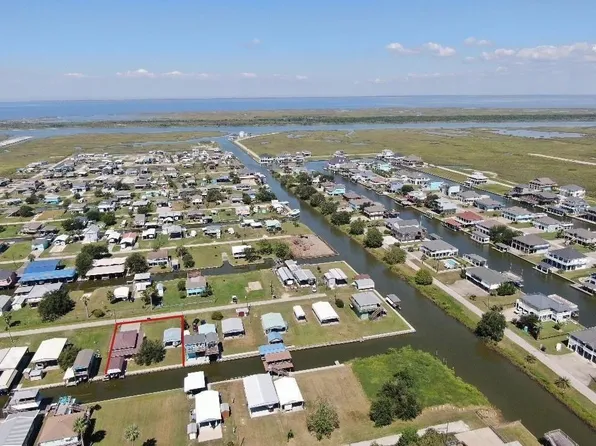 1120 & 1122 Prides Ln, Pt Bolivar, TX 77650