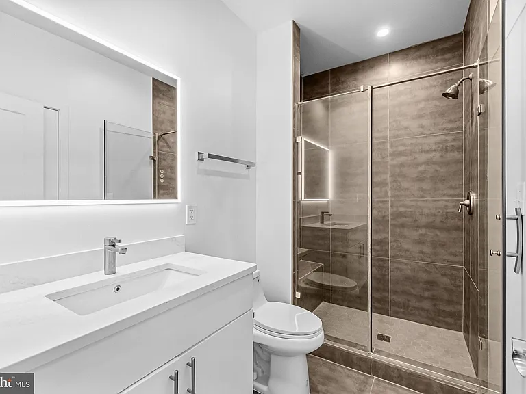 2530 B Elvans Rd SE — Photo 21