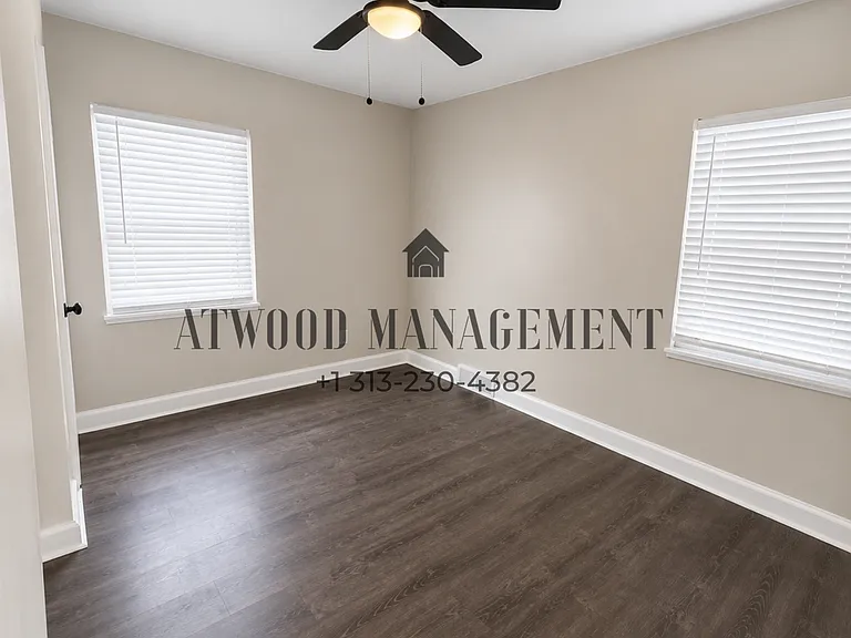 10015 Robson St — Photo 8