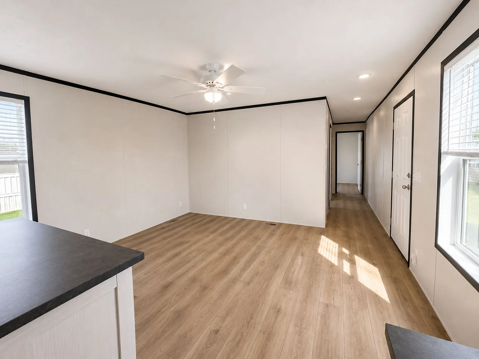 Convienent And Comfort Living! — Photo 3