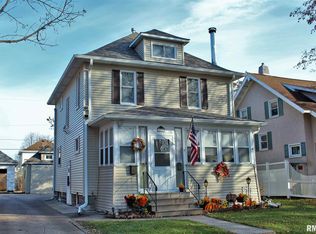 2018 15th St, Moline, IL 61265