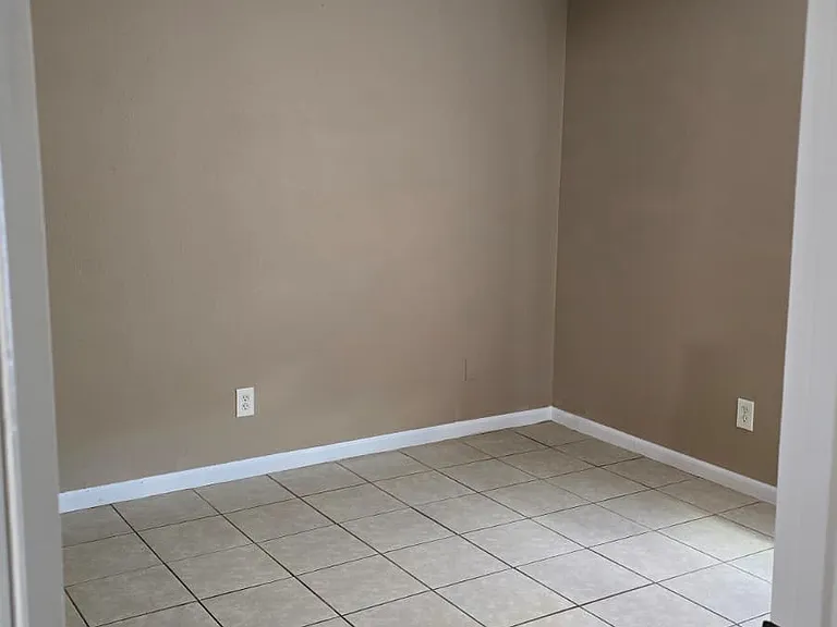 8437 W Roma Ave — Photo 12