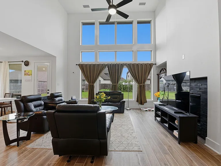 6518 Poplar Meadow Ln — Photo 7