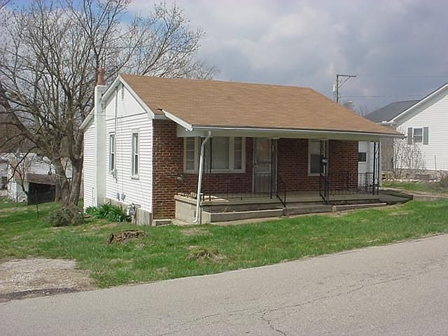 2nd image of 515 N Pleasant St