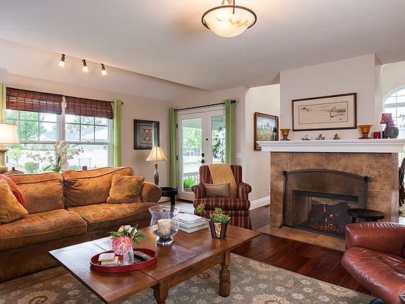 5th image of 2692 Club Mesa Pl