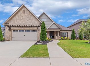 11 Cobbs Cove Way SE, Huntsville, AL 35803