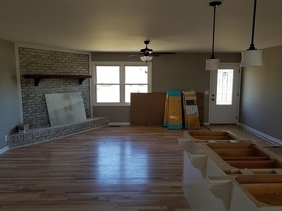 4th image of 1562 Brian Ct