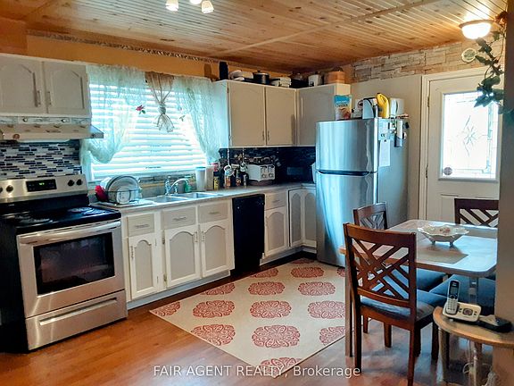 4th image of 511 Saint Felix St