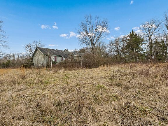 5th image of 1187 Lawrence Rd