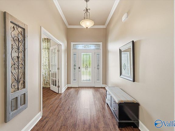 5th image of 214 Maplebrook Dr