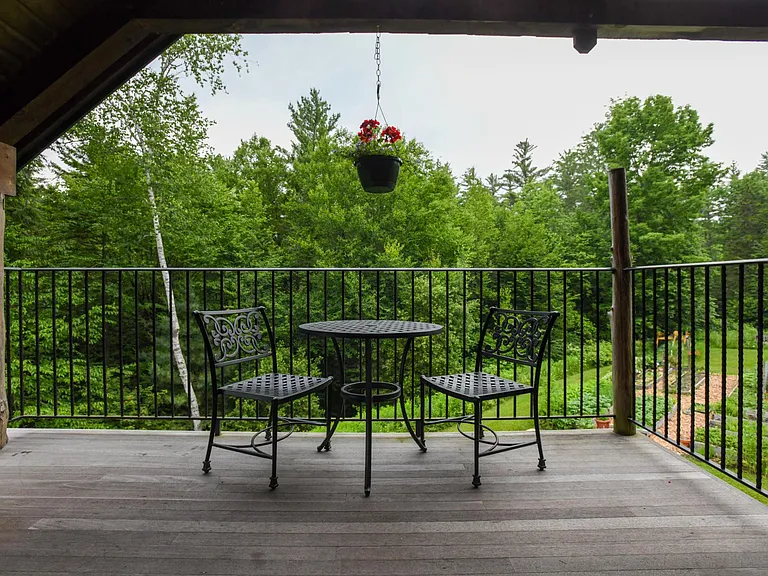 3055 E Warren Rd — Photo 3