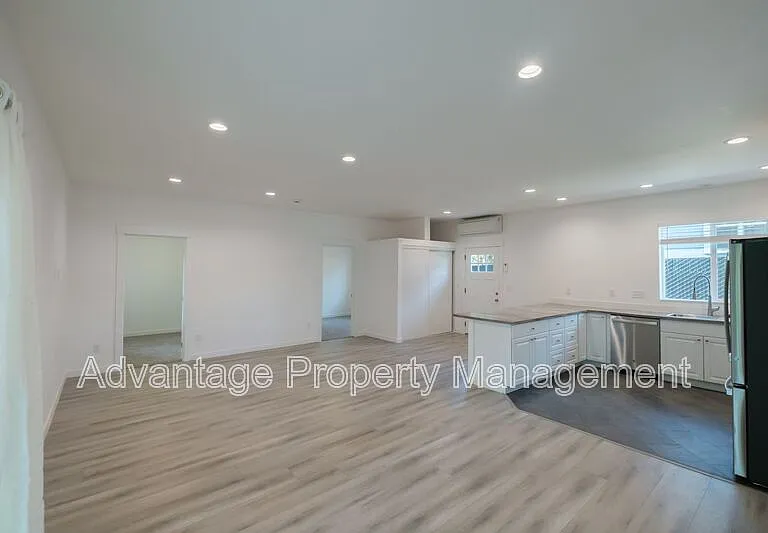 2190 SE Marion St — Photo 13