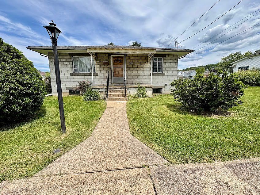 1st image of 407 Vine St