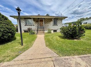 407 Vine St, Connellsville, PA 15425
