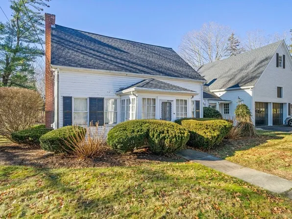 56 Liberty St, Rockland, MA 02370