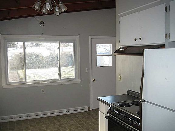 2nd image of 412 W Haven Dr