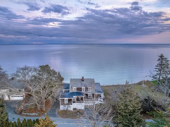 119 Manomet Ave, Plymouth, MA 02360