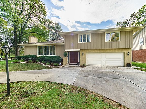 3rd image of 1200 Carriage Ln