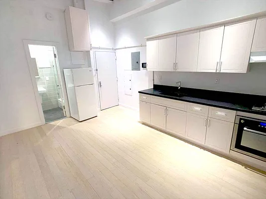 Rented by Realty Nerd | media 10