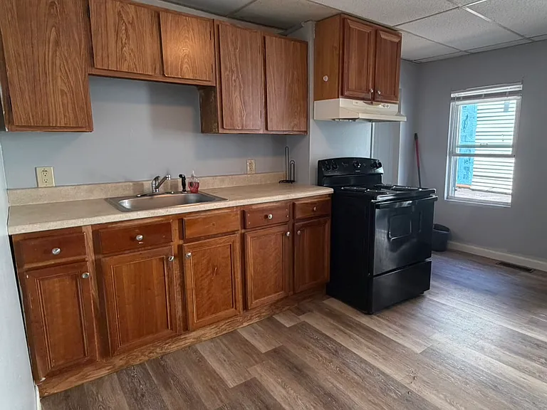 89 Walnut St #2 — Photo 5