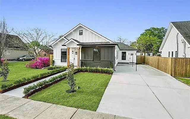 3 bed, 2.0 bath, 924 sqft, $1,850 — Photo 2