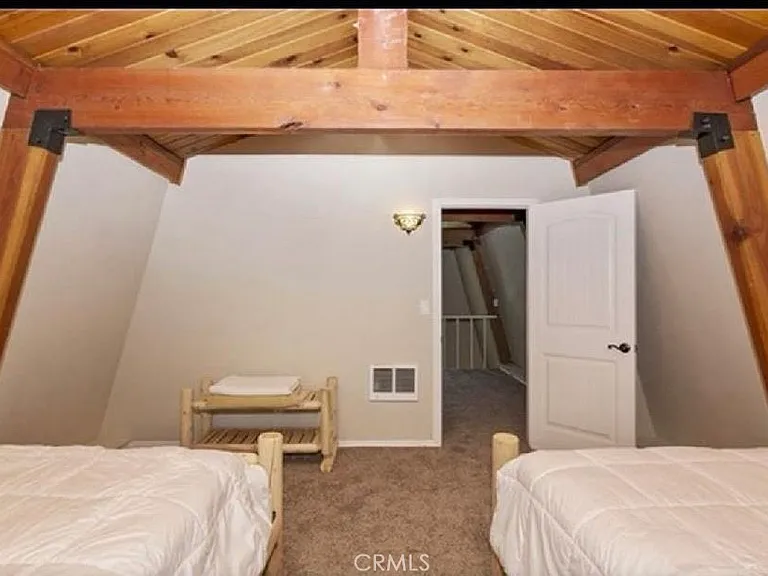 565 Rose Ln — Photo 18