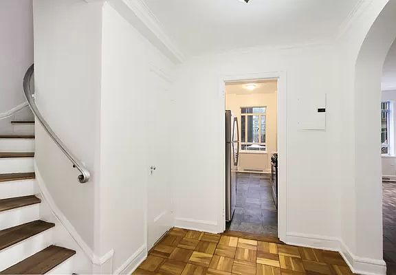 4th image of 25 Central Park W APT 3F
