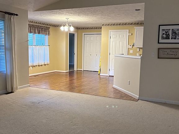 5th image of 106 Tanglewood Dr