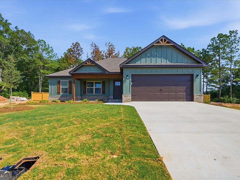 1st image of 215 Hampton Chase