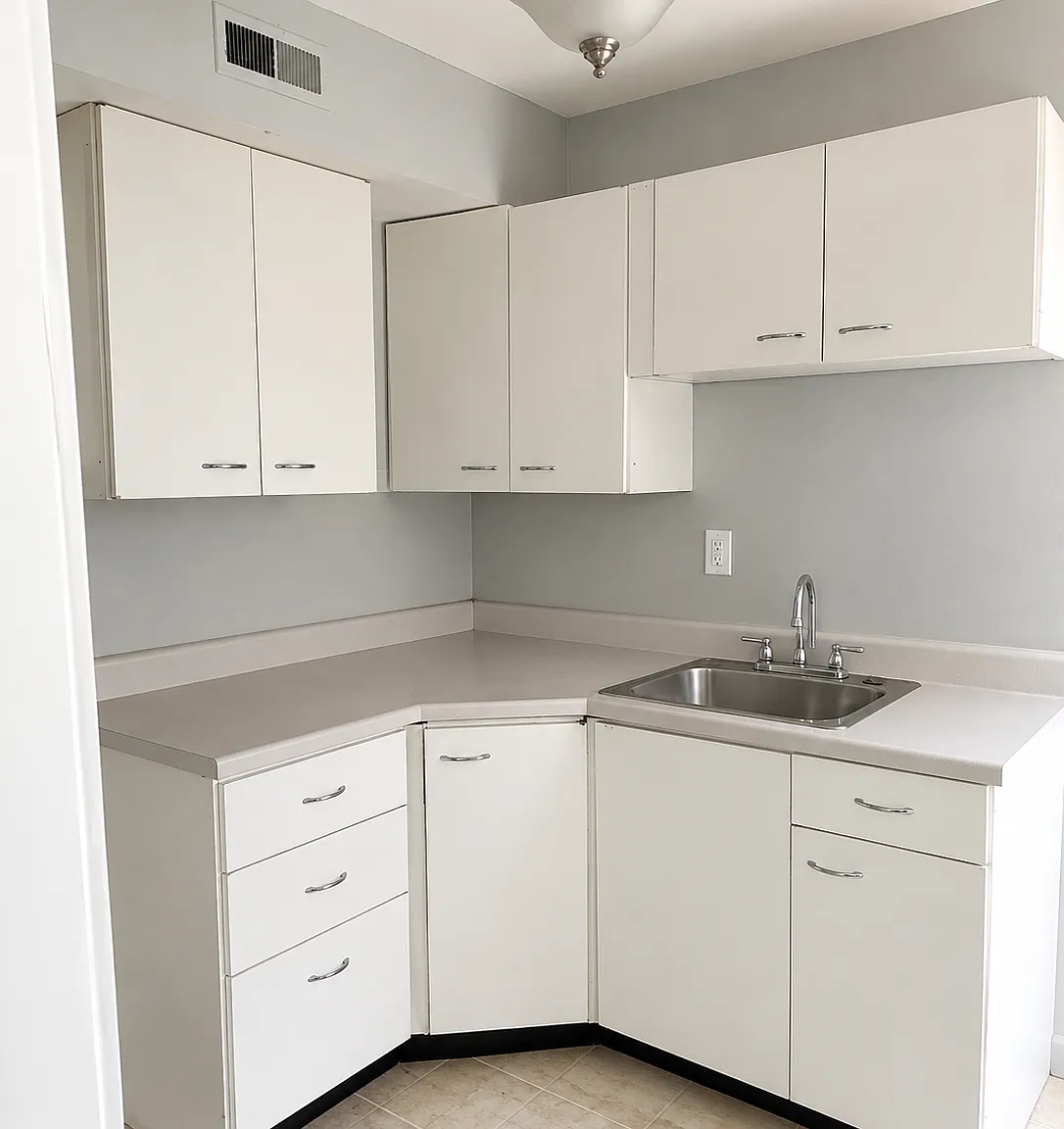 2 bed, $1,200 — Photo 2
