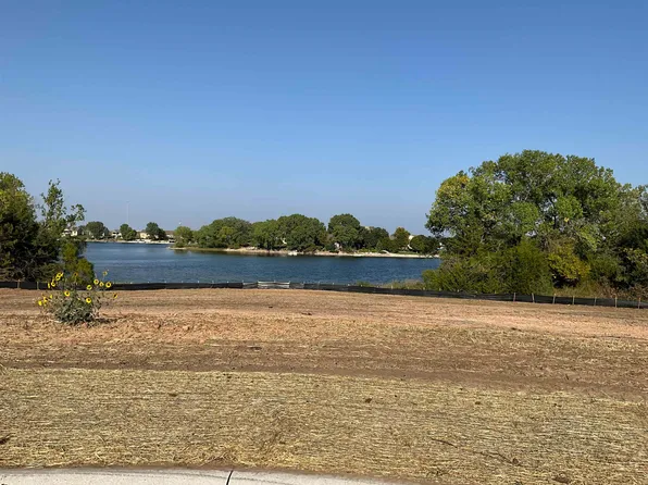 97 S Bluelake Ct #D, Wichita, KS 67215