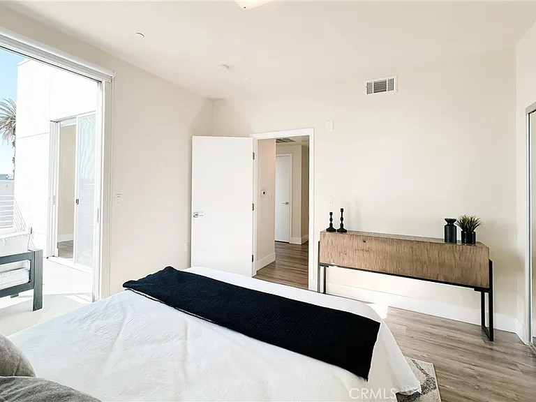 1101 S Harvard Blvd #506 — Photo 31