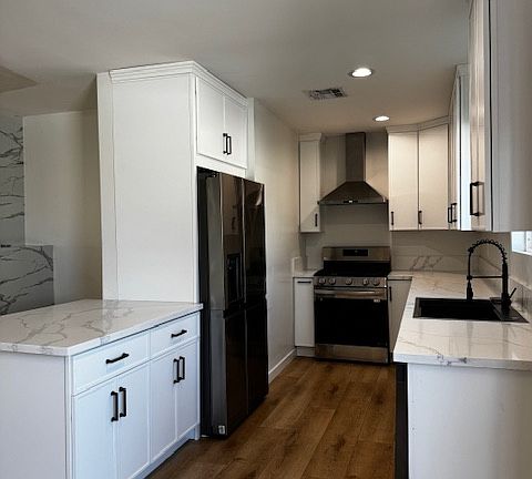 4th image of 6501 Capps Ave