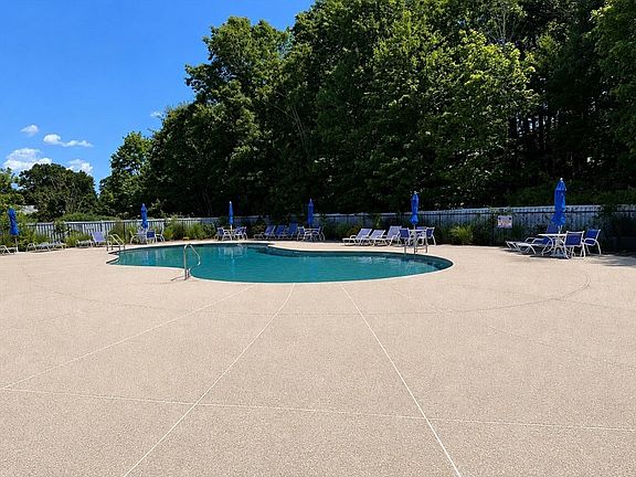 4th image of 6 Bayberry Dr APT 1