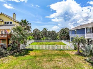 4126 Nueces Dr, Galveston, TX 77554