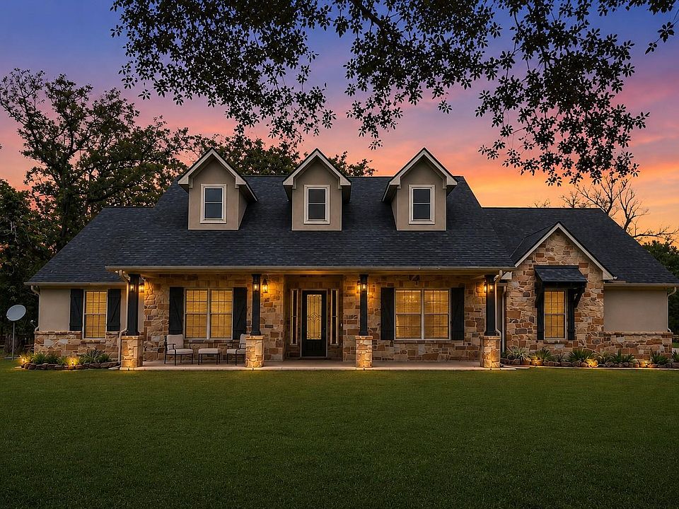1st image of 814 China Grove Dr
