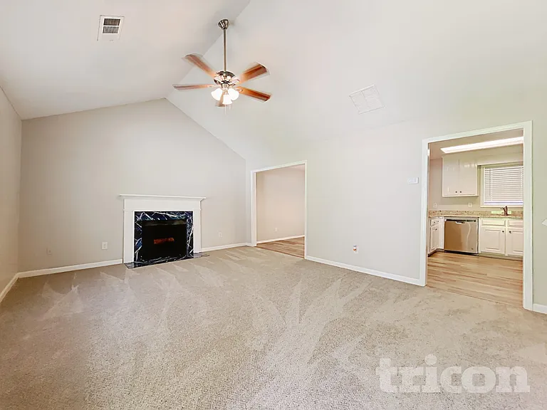 305 Nims Dr — Photo 4