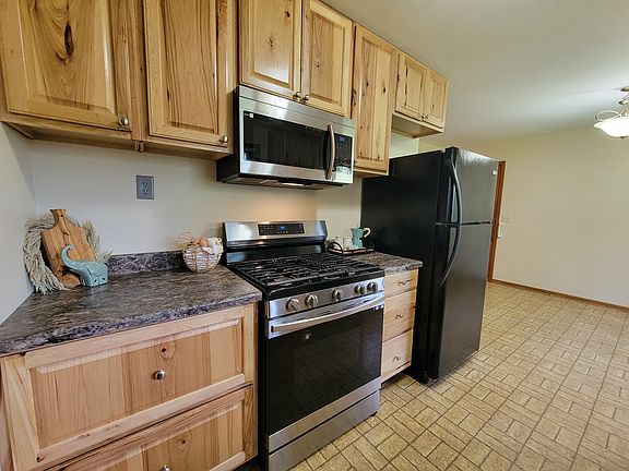 4th image of 130 Oakwood Dr