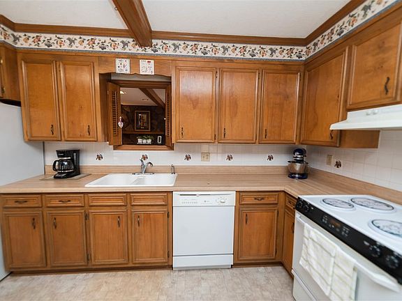5th image of 212 Dogwood Dr