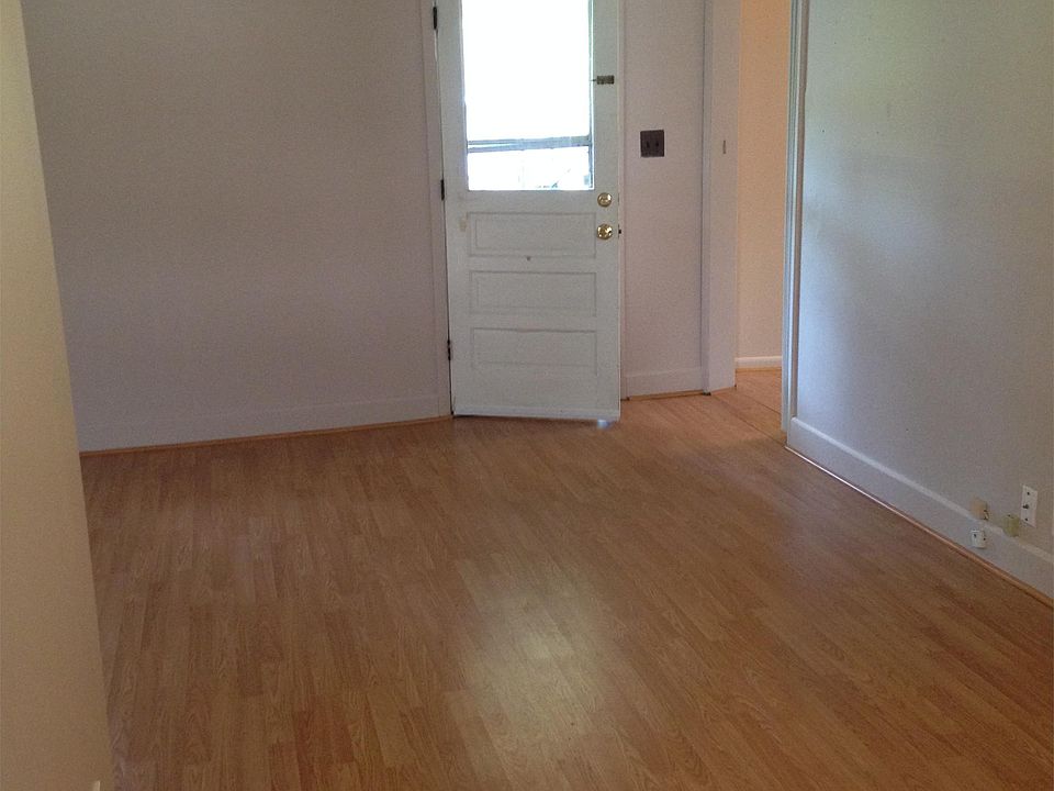 2nd image of 47 1/2 S May Ave